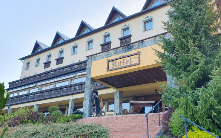 Osobně ověřeno: Recenze pobytu s jeskynním bazénem v Hotelu Husárik **** na Slovensku