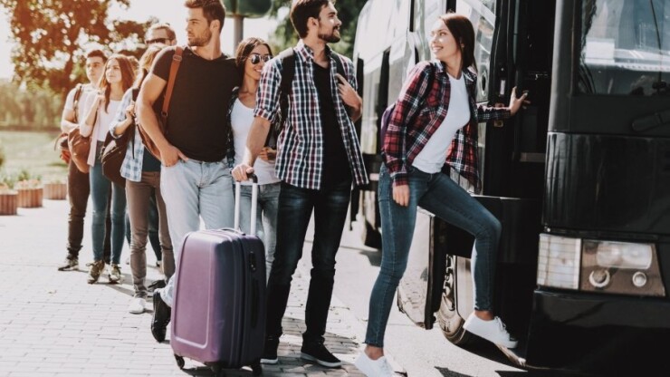 Tömegközlekedéssel külföldre? Miért és hova!