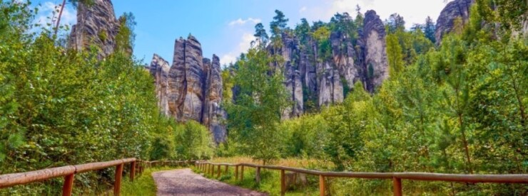 NAJ w Czechach: 10 NAJPIĘKNIEJSZYCH miast skalnych