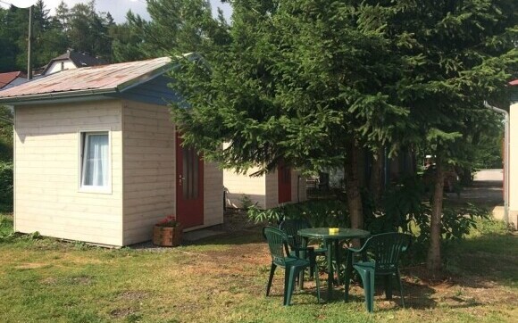 Ubytování v Česku v červenci 2023 - Camp Dobřichovice - Chatka 8, 9, 10