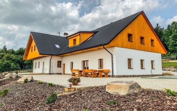 Ubytování v Jižních Čechách s trampolínou - Ranč Návary