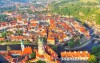 Poblíž se nachází Český Krumlov, patřící do UNESCO
