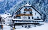 Hotel Edelweiss leží v obľúbenom lyžiarskom stredisku Mallnitz