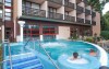 Hotel má k dispozici termální bazény - vnitřní i vnější