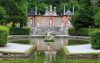 Zámecká zahrada je plná důmyslně řešených fontánek