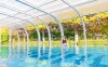 Užite si kúpanie vo vnútorných aj vonkajších bazénoch