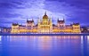 Budovu Parlamentu v Budapešti nemůžete minout