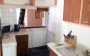 Vybavená kuchynka v apartmáne Horskej chaty Orlice