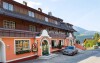Hotel se honosí klasickou rakouskou architekturou