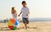 Děti si mohou na pláži hrát celé dny