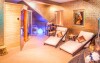 Odpočiňte si v luxusním wellness s vířivkou a saunou