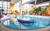 Navštívte zážitkové bazény, relaxačný bazén, vodopád a saunu