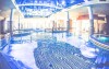 Vnitřní bazén twister, čtyři vířivky, dětský bazén i sauny