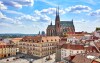 Brno pohľad na Zelný trh a Katedrálu sv. Petra a Pavla
