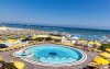 Bazén a pláž u Hotelu David ***, Cesenatico, Itálie
