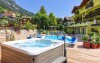 Bazén a vířivka na zahradě, Hotel alle Dolomiti ****