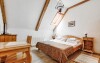 Luxusní dřevěné interiéry pokojů v Hotelu Štramberk ****