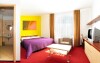 Čekají vás výjimečně barevně laděné interiéry, Hotel Color