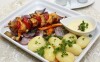 Místní kuchyně vaří výborné slovenské i maďarské pokrmy