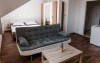Ubytujte se v stylových pokojích s dřevěným nábytkem