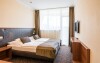 A szálloda elegáns szobái korszerűen felszereltek