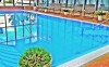 Hosté si mohou vychutnat neomezený vstup do hotelového bazénu