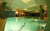V hotelovém bazénu můžete relaxovat podle libosti, vstup není nijak omezen