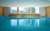 Vyhřívaný krytý bazén pro hotelové hosty bez omezení