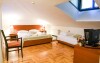 Kényelmes tetőtéri szoba a Hotel Park **** Lovran-ban