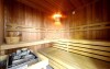 K dispozici je parádní wellness centrum s vířivkou a saunou