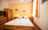 Dvoulůžkový pokoj s manželskou postelí, Penzion Adélka ***