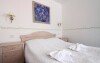 Dvoulůžkový pokoj s manželským lůžkem a sprchou, Hotel Hořec