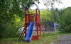 Deti sa môžu tešiť na ihrisko s trampolínou a šmykľavkami