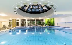 Zalakaros 150 m od termálov v Napfény Hoteli *** s polpenziou, vstupom do kúpeľov a neobmedzeným wellness