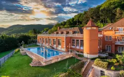 Esztergom a **Bellevue Konferencia és Wellness Hotel*** szállodában félpanzióval, wellnessel és üdvözlőitallal