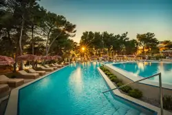 Úszómedence, [PLACES] Hvar Hotel by Valamar ***, Horvátország