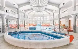 Hévíz 400 m od termálního jezera: Pobyt ve 4* Hotelu Európa Fit s polopenzí, dvoupatrovým wellness a animacemi