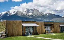 Tatranský NP pri výletných cieľoch: Veľká Lomnica v apartmáne v modernom Natur Resorte s raňajkami a wellness