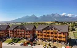 Vysoké Tatry: Tatragolf Mountain Resort **** v apartmánu se snídaní/polopenzí + minifarma a sleva do aquaparku
