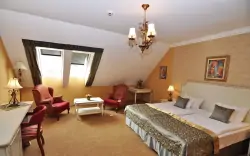 Superior szoba erkély nélkül, Hotel Villa Classica, Pápa