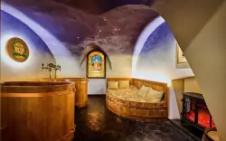 Praha u Pražského hradu ve Chateaux Spa Beerland® s neomezenou konzumací piva a pivní koupelí v dubové kádi