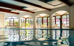 Mazurská jezera: Hotel Anders **** přímo u vody se snídaní nebo polopenzí + vyhřívaný bazén, fitness, kolárna