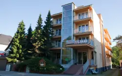 Hotel Polaris III, Polsko