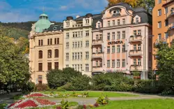 Centrum Karlových Varov pri kolonáde: Pobyt v 4* Olympia Wellness Hoteli s polpenziou, wellness a procedúrami