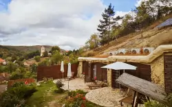 Wellness pihenés a Sirocave Barlang Apartmanokban reggelivel vagy félpanzióval és szórakoztató programokkal