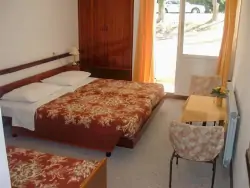 Hotel Adriatic & depandancia Primorka (Komplex Omišalj **)