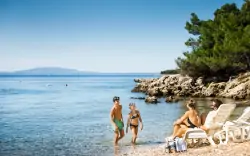 Dovolenka na Rabe: San Marino Resort - Lopar Hotel *** len 100 m od pláže s polpenziou a zábavným programom
