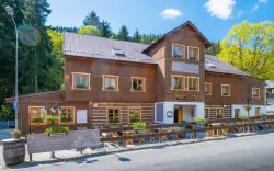 Pec pod Sněžkou v štýlovom Hoteli Hvězda *** s polpenziou, welcome drinkom a úschovňou bicyklov + detský kútik