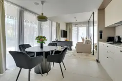 Izby, Grano Aparthotel Ustronie Morskie, Poľsko