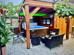 Vonkajšia vírivka, Fészek Fogadó - Pension Nest, Mosonmagyaróvár, Mosonmagyaróvár, Maďarsko